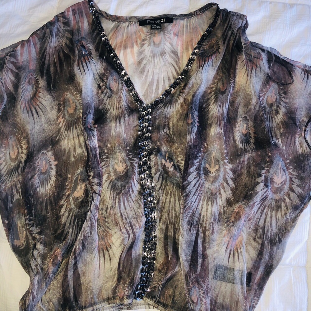 Gorgeous blouse in super soft silky🪶like fabric🪶 - Picture 1 of 4
